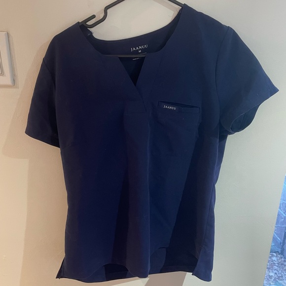 Scrub tops - Picture 5 of 6